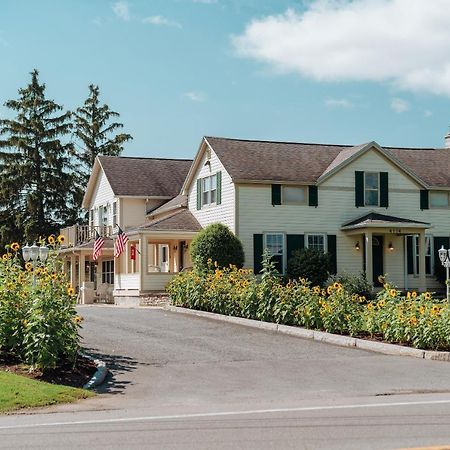 Skaneateles Suites Exterior photo