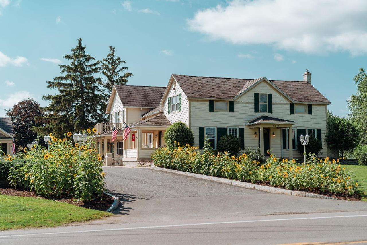 Skaneateles Suites Exterior photo