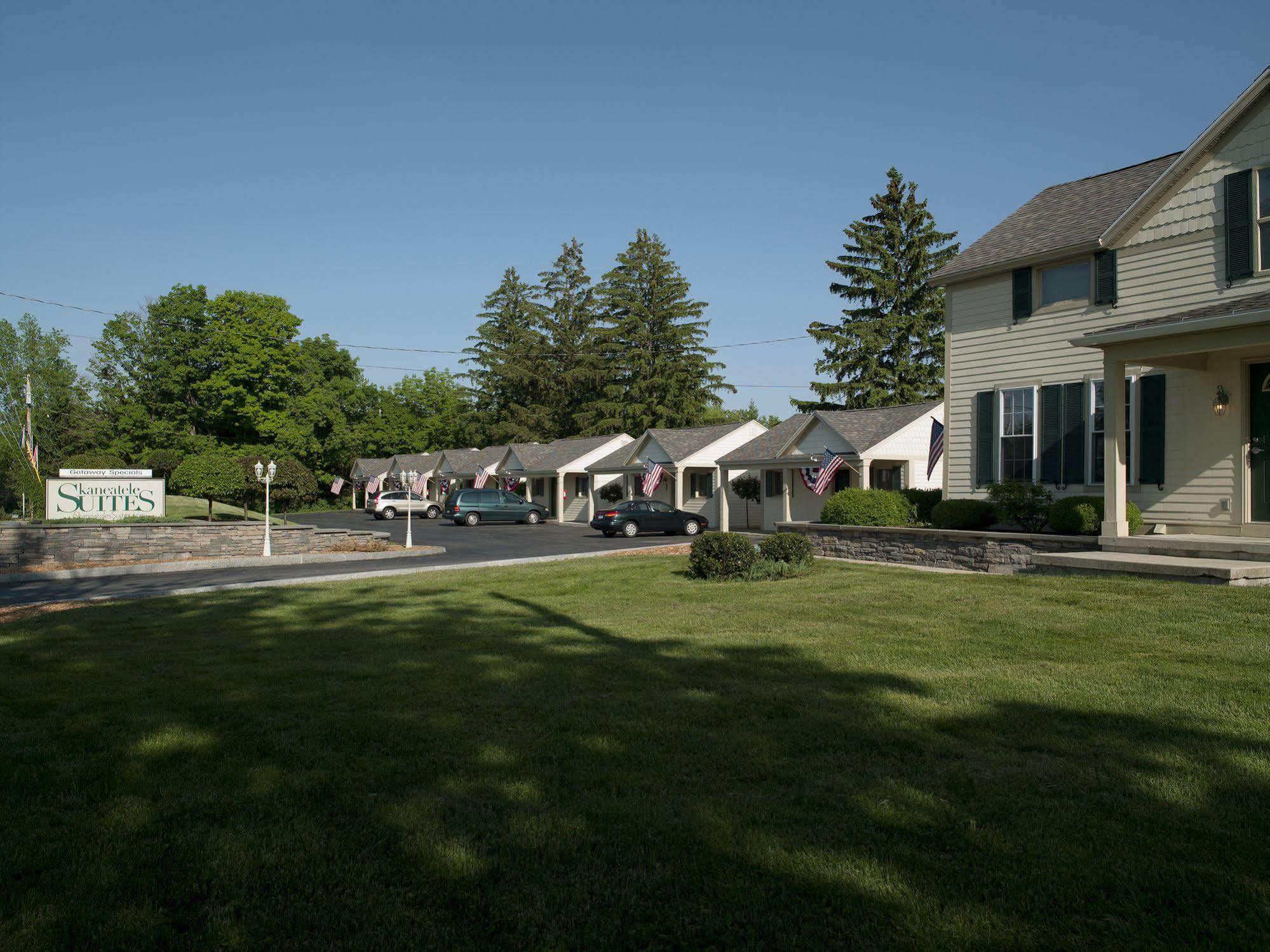 Skaneateles Suites Exterior photo