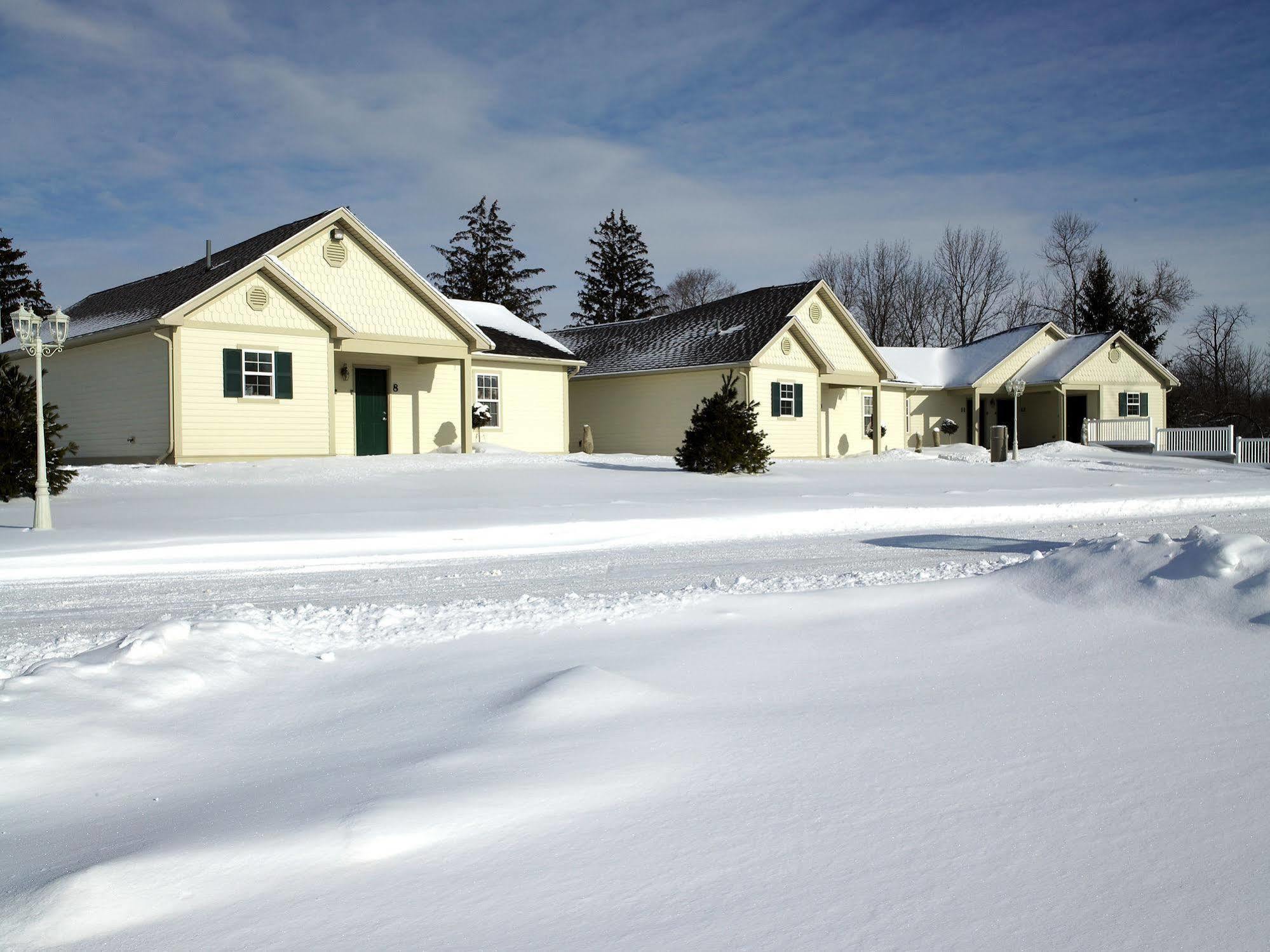 Skaneateles Suites Exterior photo