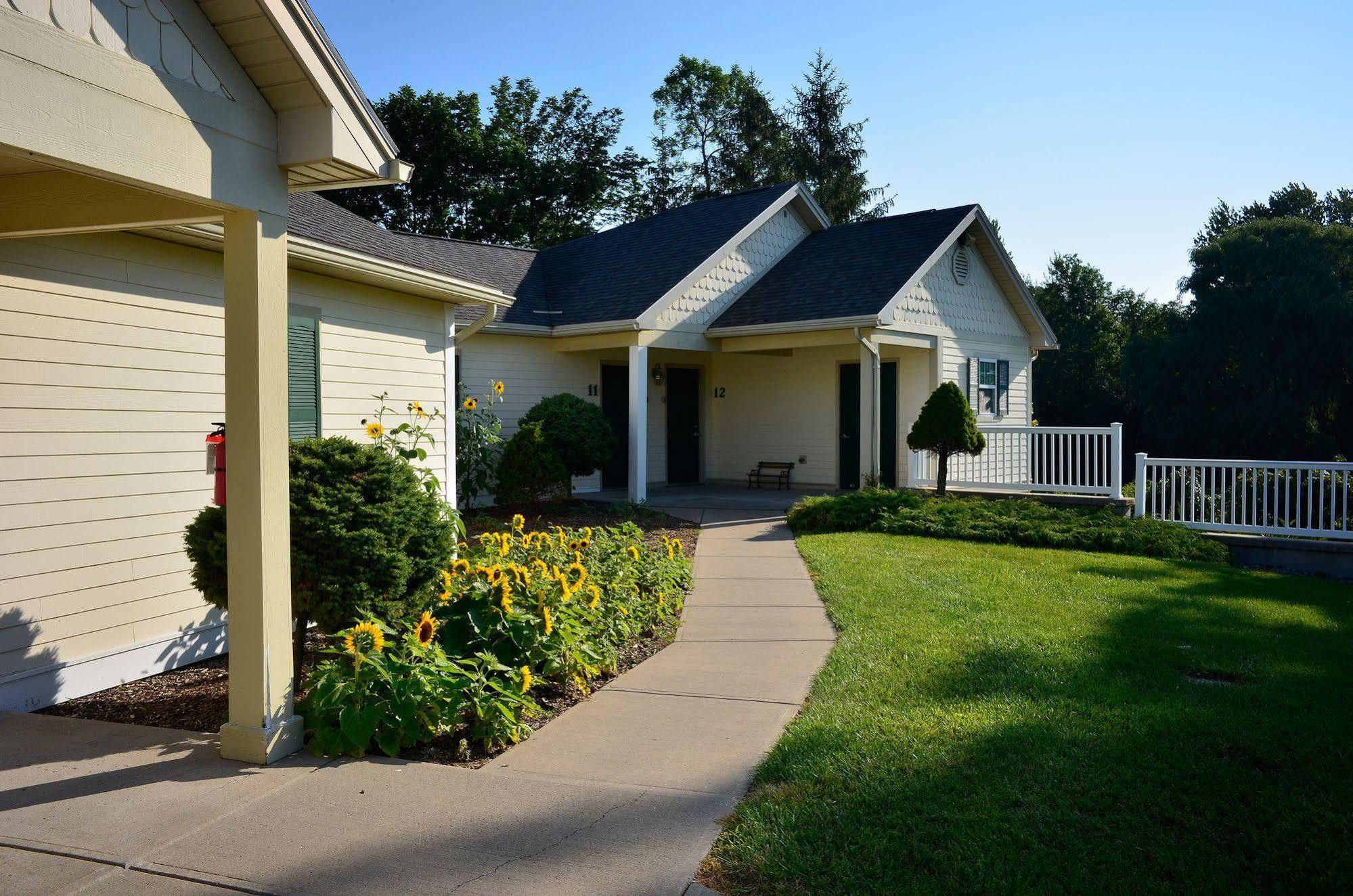 Skaneateles Suites Exterior photo